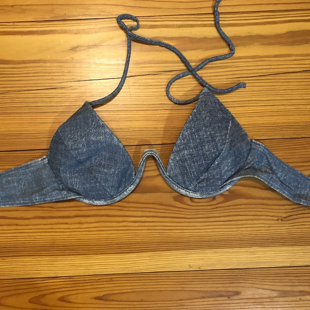 NASTYGAL Bathing suit top